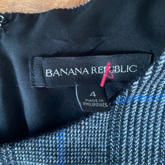 Banana Republic Grey Plaid Knee Length Ruffle Detail Women’s Size 4 Dress - Picture 8 of 12
